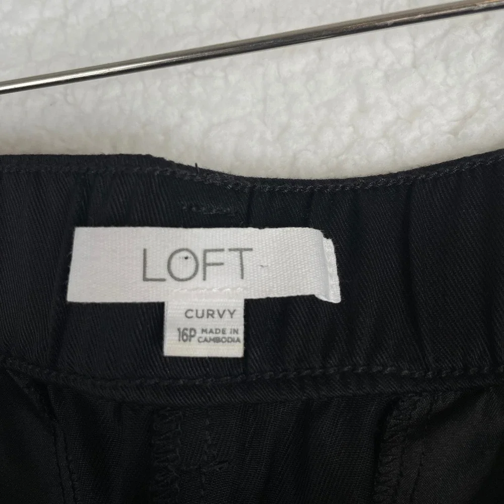 LOFT Curvy Pleated Tapered Pants Black 100% Lyocell Cropped Trousers 16P Womens